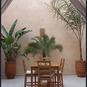 Riad L'aeroport, El Makina