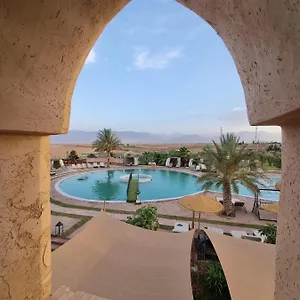 Bed & Breakfast Les Jardins D Amizmiz 6 Piscines, Wawizelte